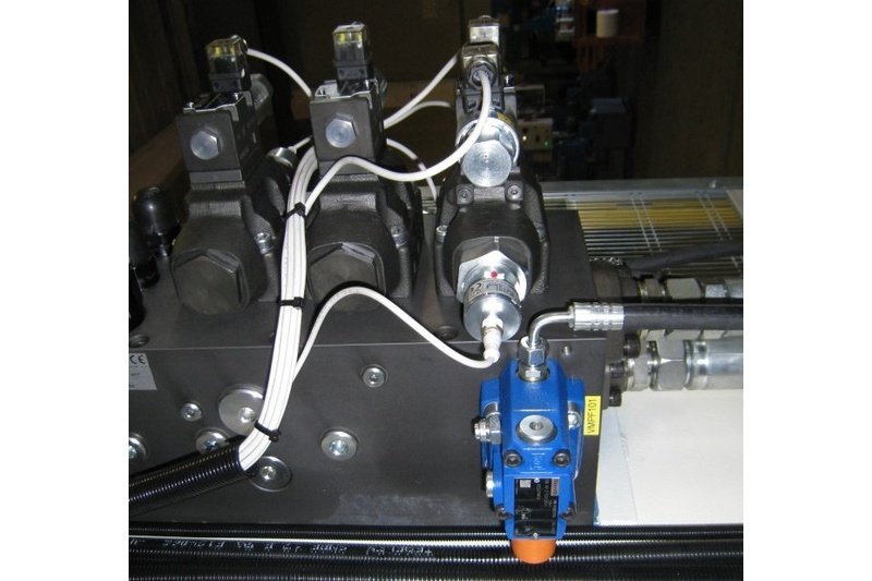 Monitored solenoid valves